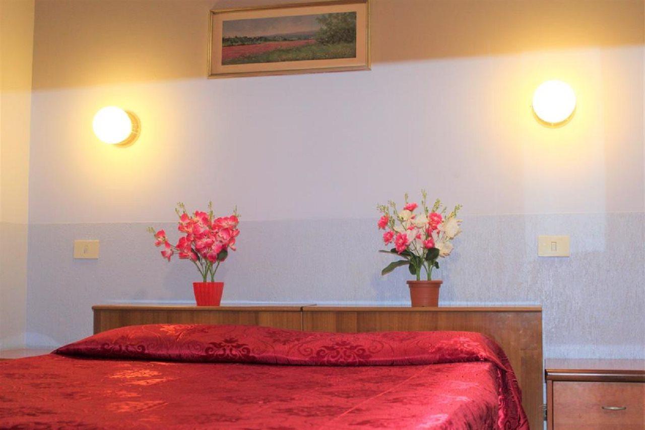 Hotel Eurorooms Róma Kültér fotó