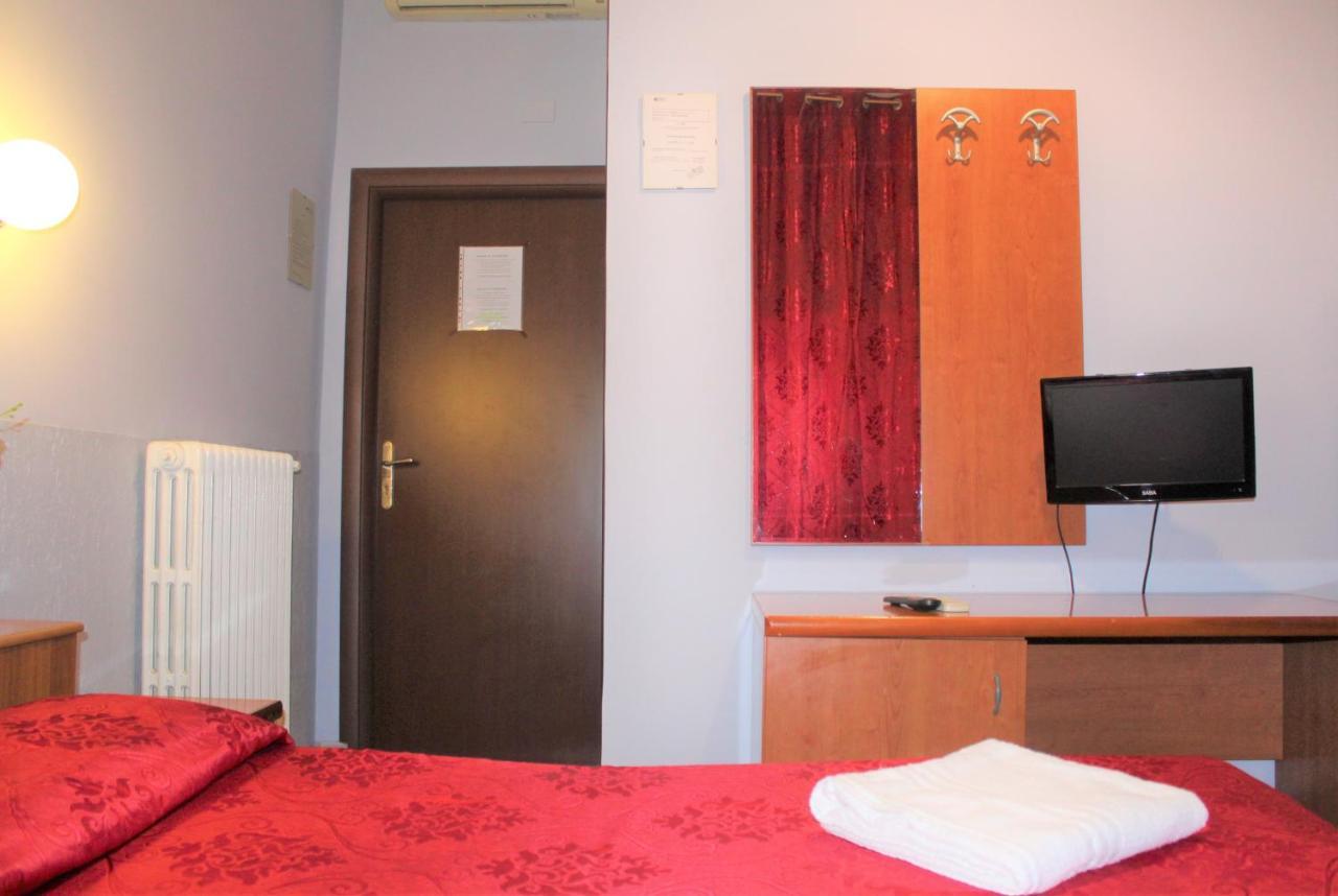 Hotel Eurorooms Róma Kültér fotó