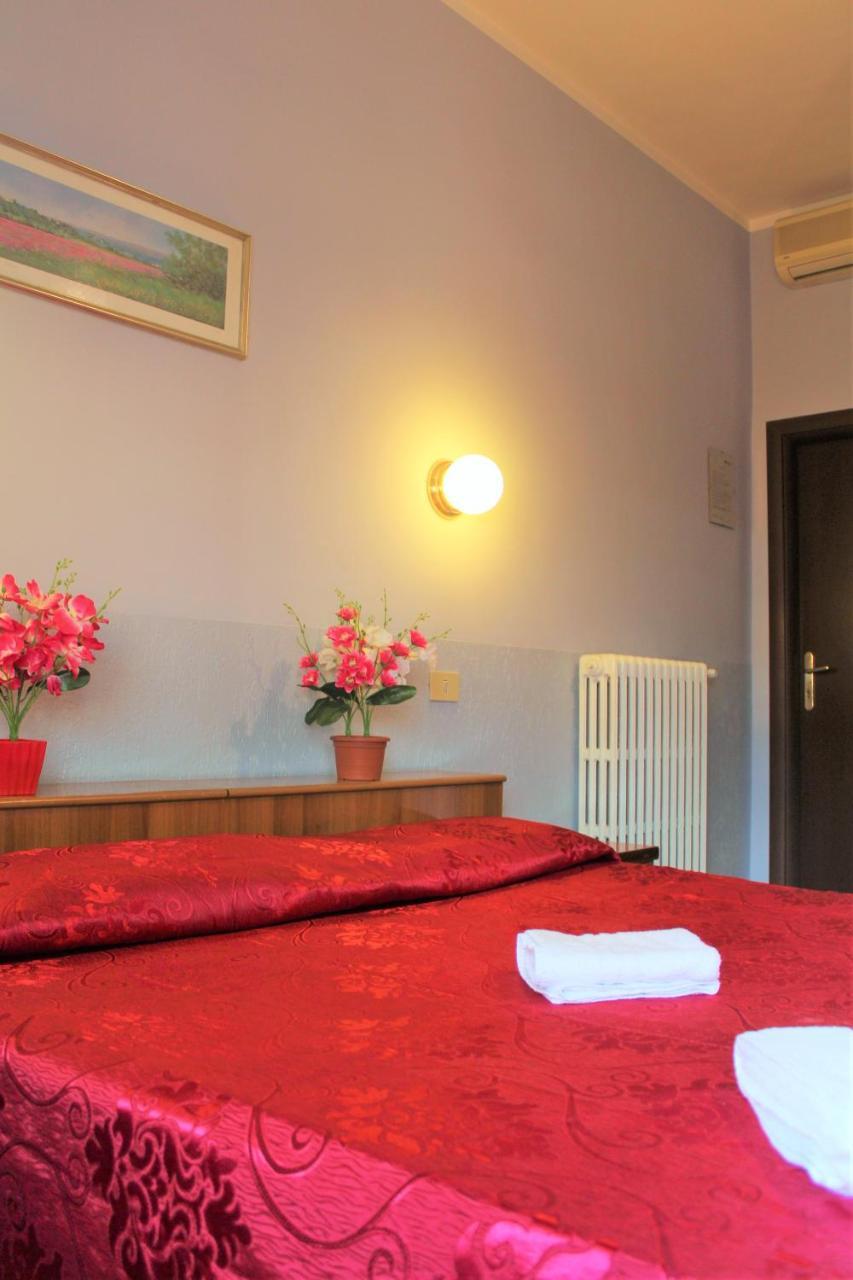 Hotel Eurorooms Róma Kültér fotó