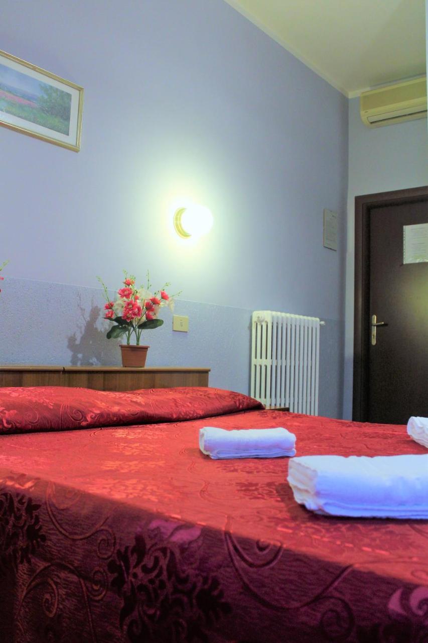 Hotel Eurorooms Róma Kültér fotó