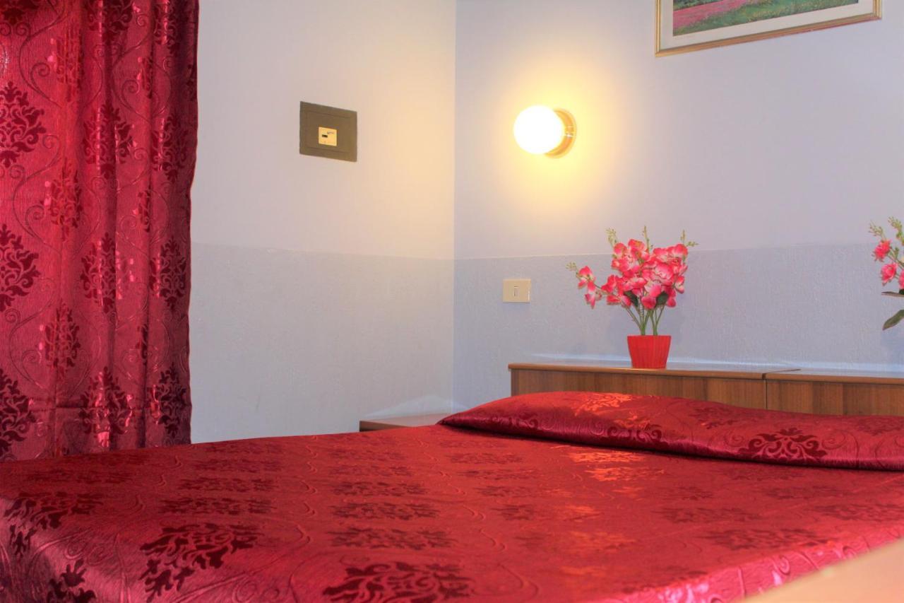 Hotel Eurorooms Róma Kültér fotó